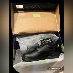 SRMAX. Nonslip shoes